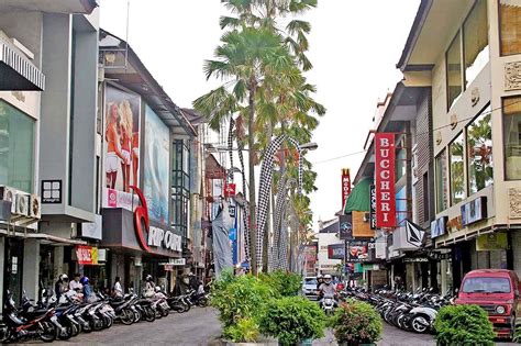 shopping kuta bali indonesia.